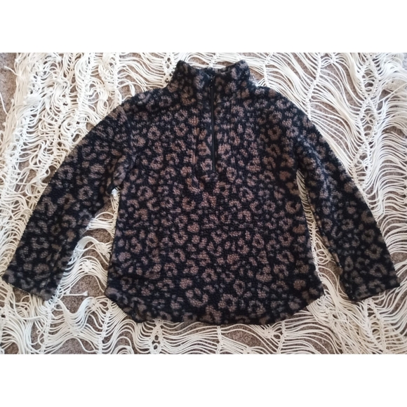Koolaburra by UGG Brushed Back Sherpa Pullover BigLeopard Print Womens small - Picture 3 of 4